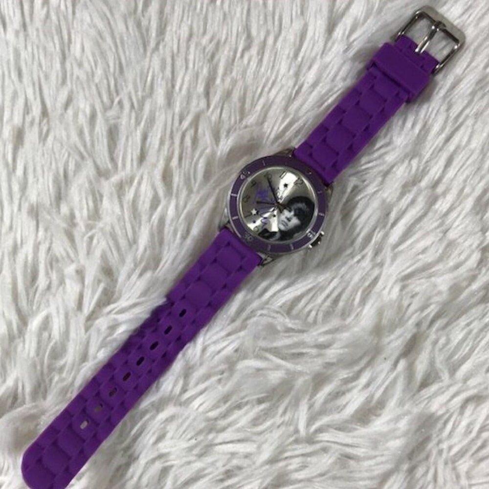 Bravado Justin Bieber Signature Rubber Stainless Steel Back Watch - Picture 4 of 13
